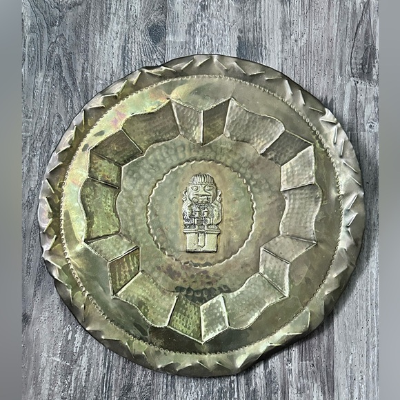Antique Maori Hei Tiki Man Brass Wall Plate With Charm In Middle - Picture 1 of 3
